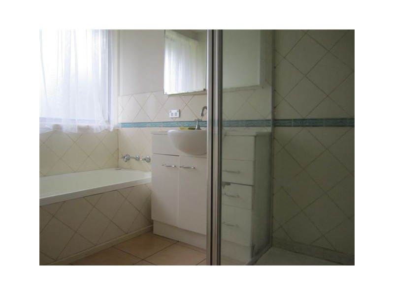 4 Waverley Court, Craigieburn VIC 3064