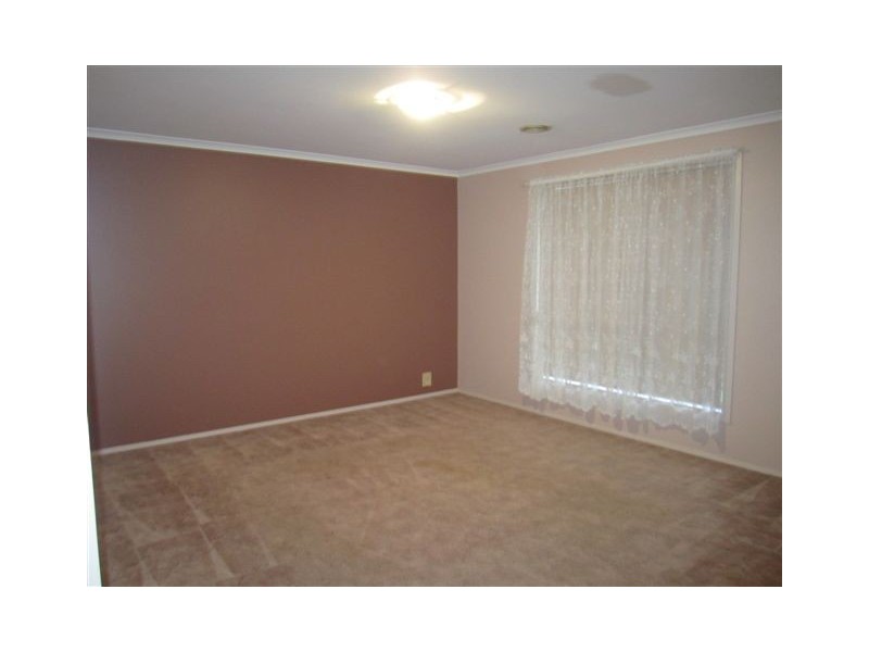 1/33 Redesdale Street, Meadow Heights VIC 3048