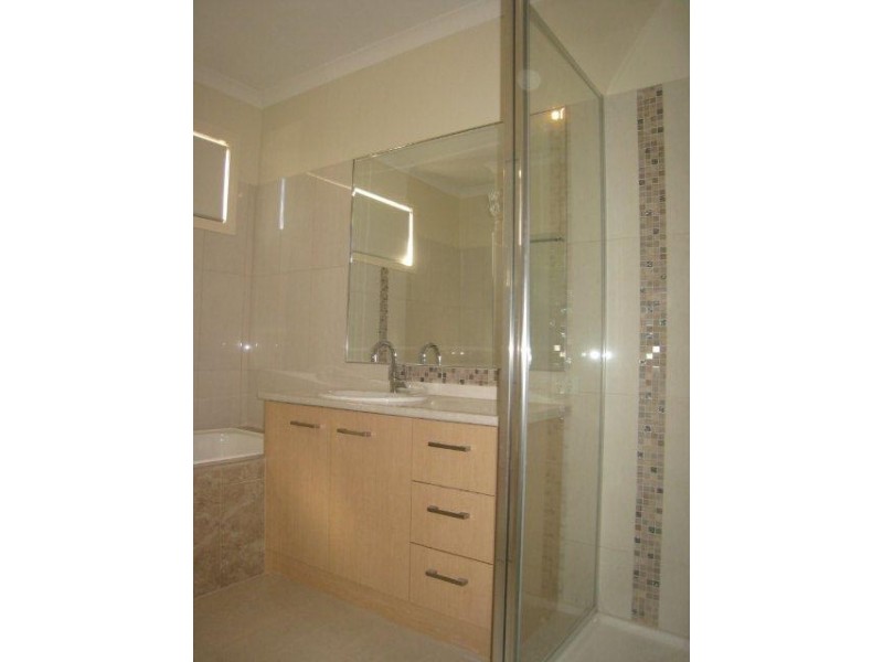 3 Driver Close, Craigieburn VIC 3064