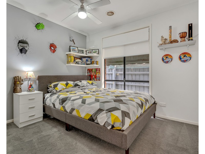 6 Gillingham Crescent, Craigieburn VIC 3064