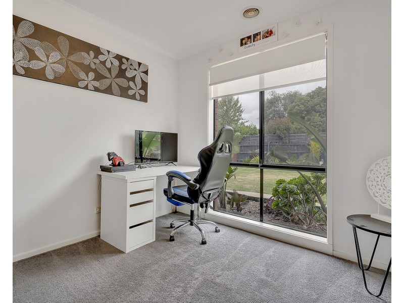 6 Gillingham Crescent, Craigieburn VIC 3064