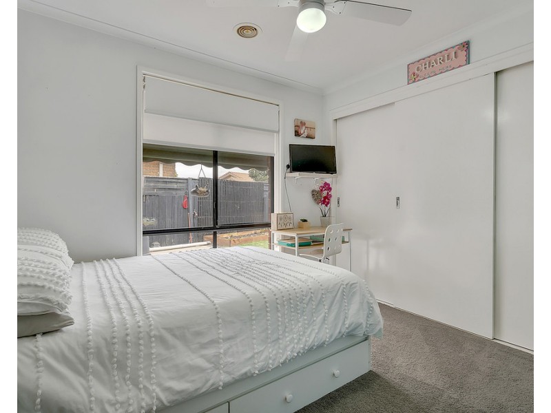 6 Gillingham Crescent, Craigieburn VIC 3064
