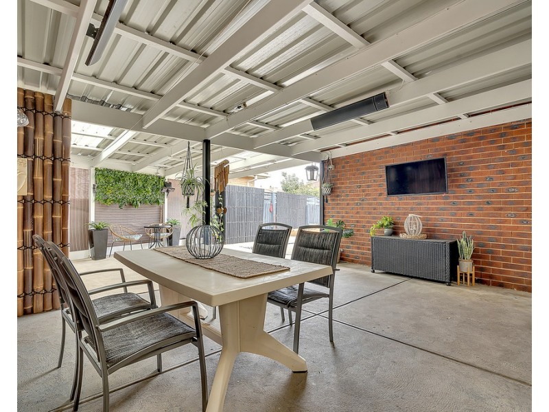 6 Gillingham Crescent, Craigieburn VIC 3064