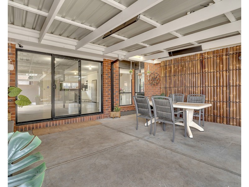 6 Gillingham Crescent, Craigieburn VIC 3064