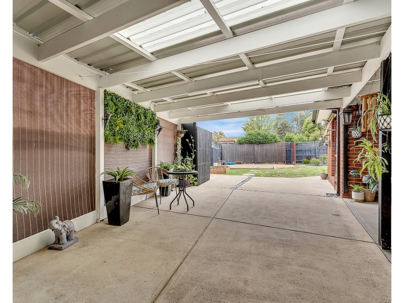 6 Gillingham Crescent, Craigieburn VIC 3064