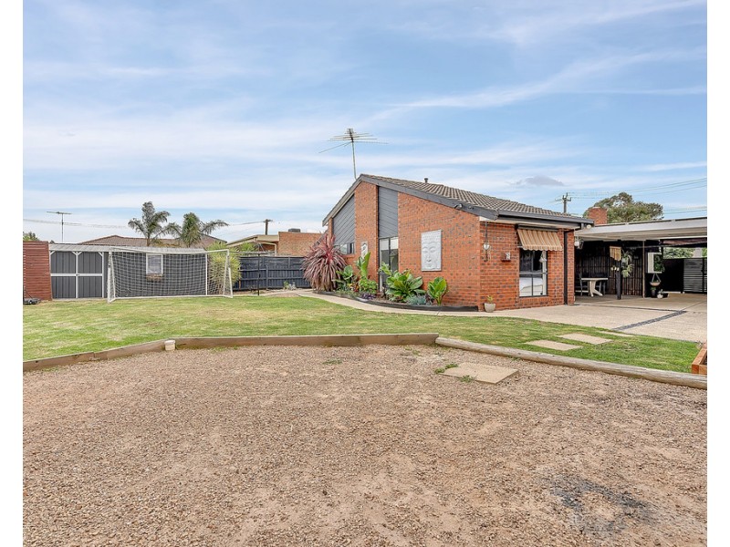 6 Gillingham Crescent, Craigieburn VIC 3064