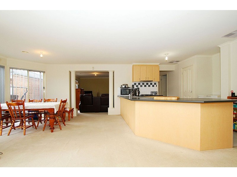 9 Waterdale Rise, Craigieburn VIC 3064