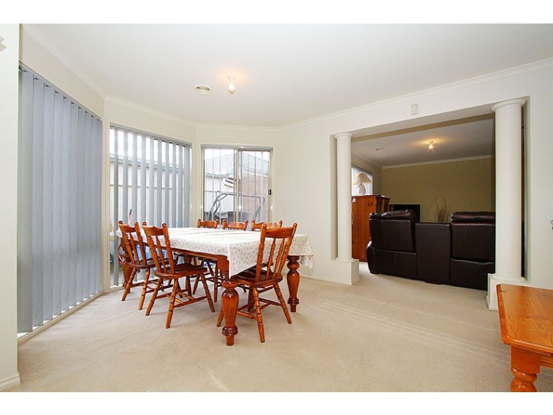 9 Waterdale Rise, Craigieburn VIC 3064