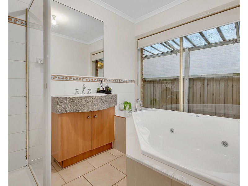 17 Hemsworth Court, Roxburgh Park VIC 3064
