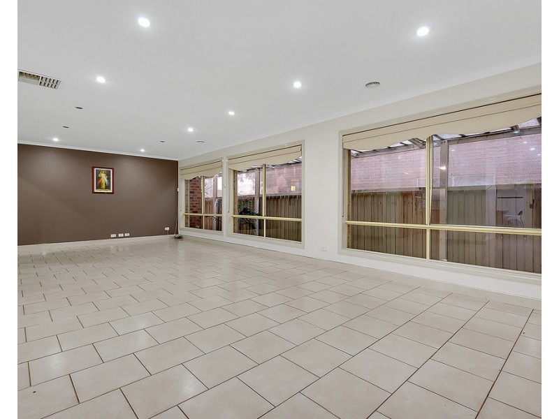 17 Hemsworth Court, Roxburgh Park VIC 3064