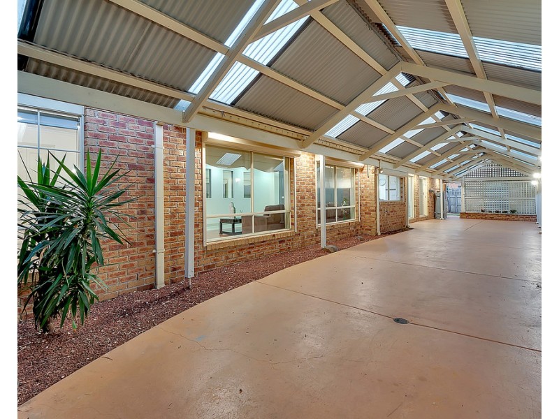 17 Hemsworth Court, Roxburgh Park VIC 3064