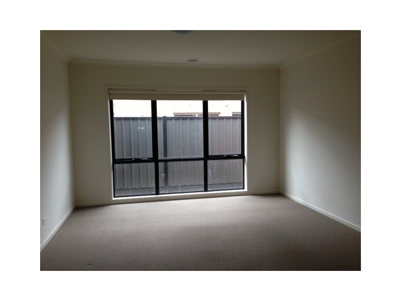 5 Glenbrae Street, Craigieburn VIC 3064