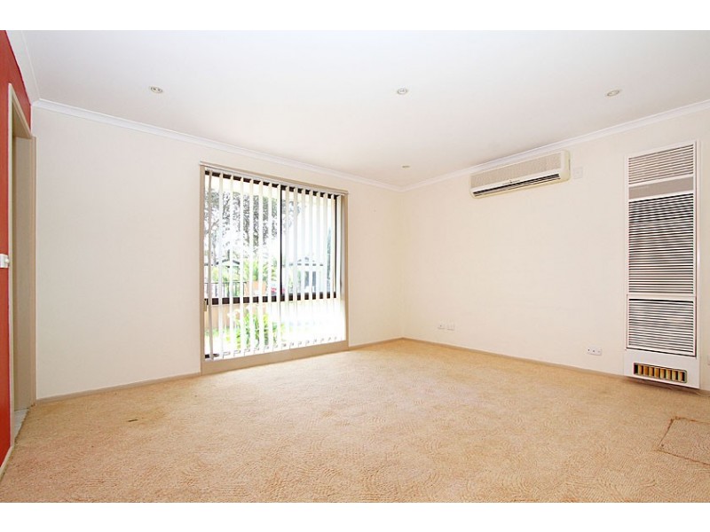 12 Hawker Avenue, Roxburgh Park VIC 3064
