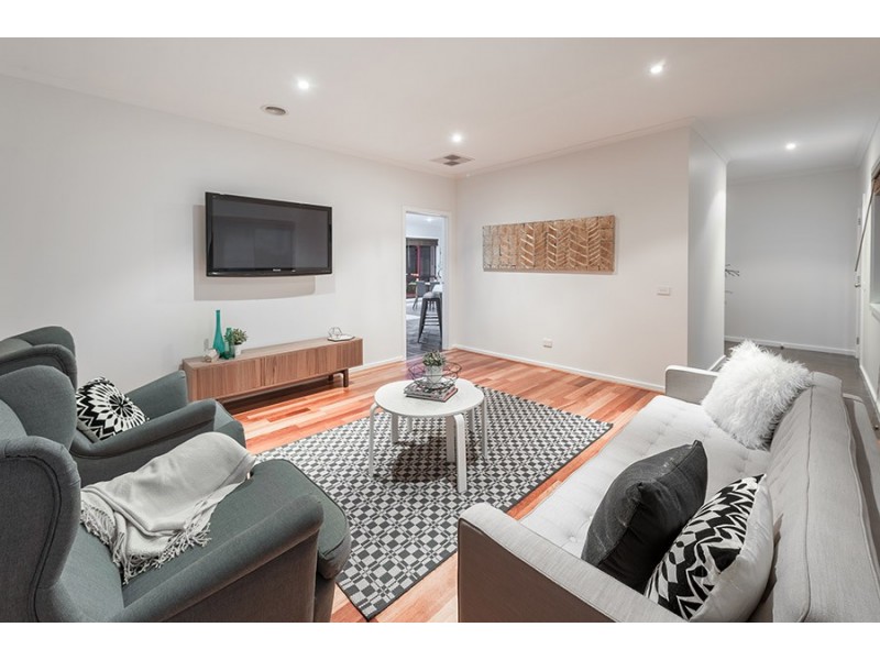 16 Burniston Avenue, Craigieburn VIC 3064