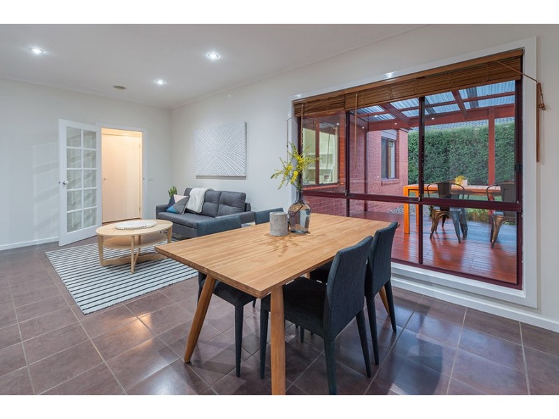 16 Burniston Avenue, Craigieburn VIC 3064