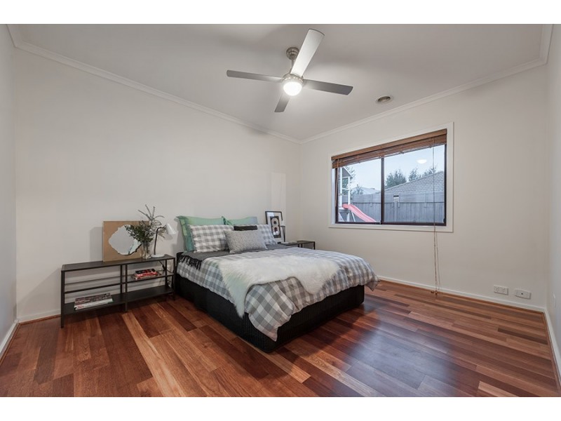 16 Burniston Avenue, Craigieburn VIC 3064