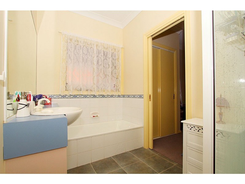 8 Brookedge Court, Craigieburn VIC 3064