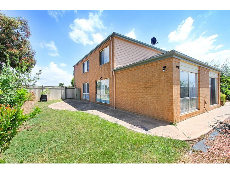 4 Rio Grande Drive, Roxburgh Park VIC 3064