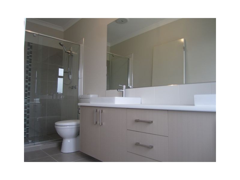 Unit 10 Kirstead Grove, Craigieburn VIC 3064