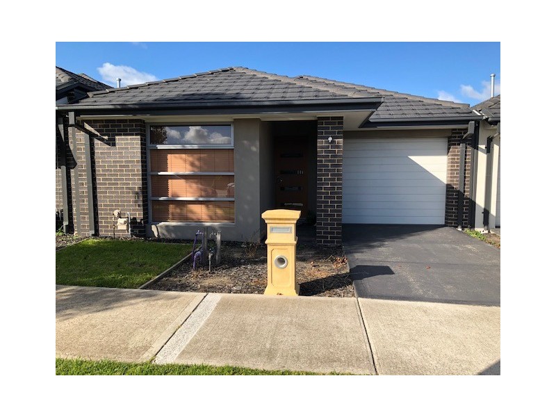 49 Moor Park Drive, Craigieburn VIC 3064