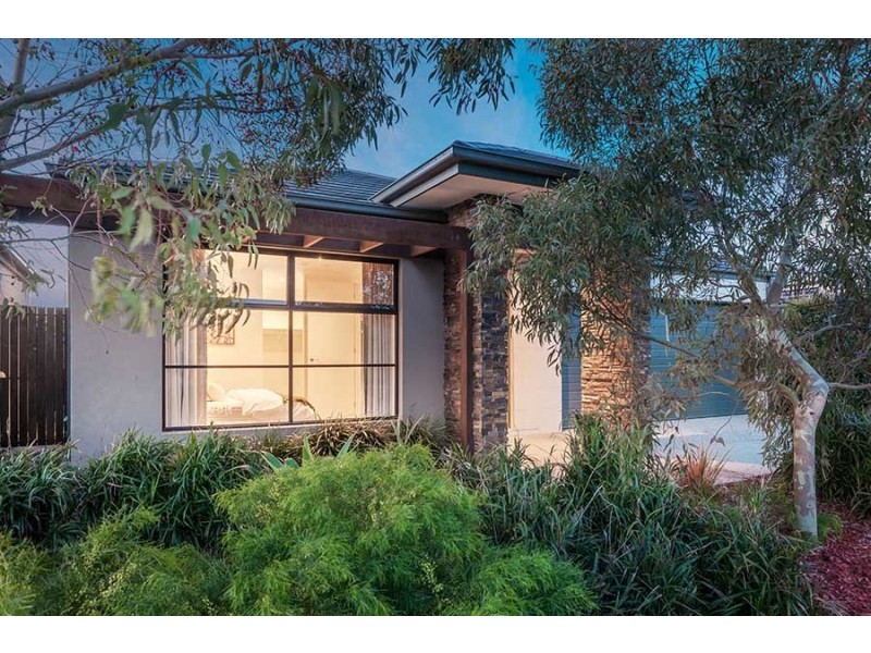 13 Fletcher Road, Craigieburn VIC 3064