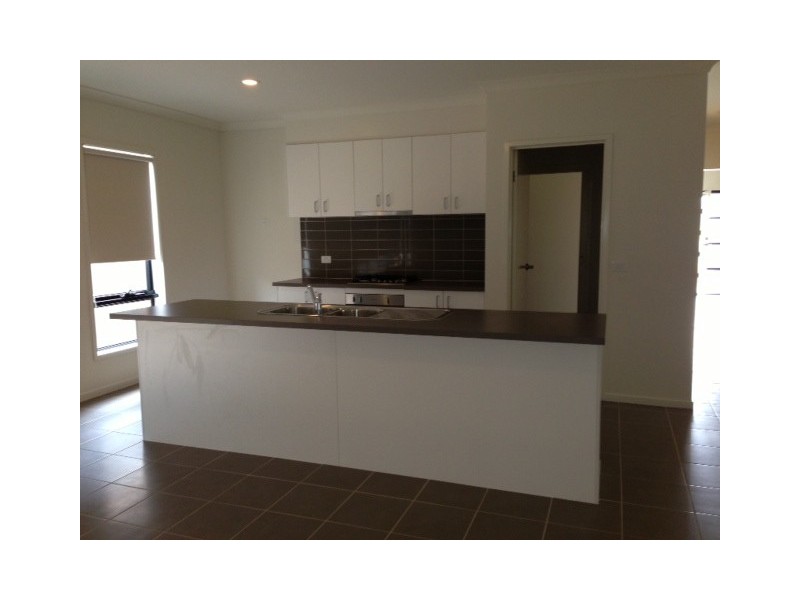 5 Glenbrae Street, Craigieburn VIC 3064