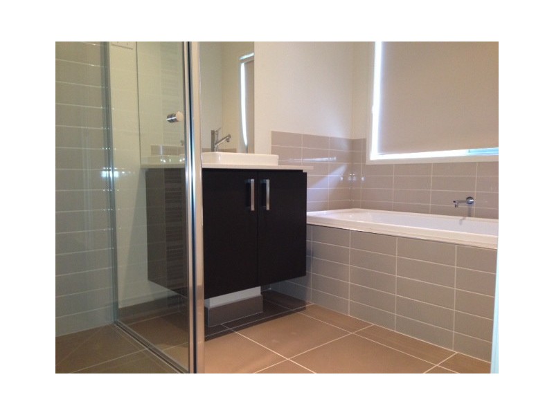 5 Glenbrae Street, Craigieburn VIC 3064