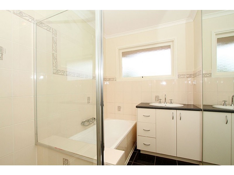 32 Axminster Drive, Craigieburn VIC 3064