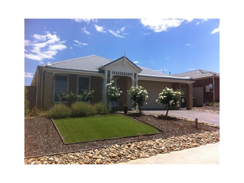 45 Bowral Loop, Craigieburn VIC 3064