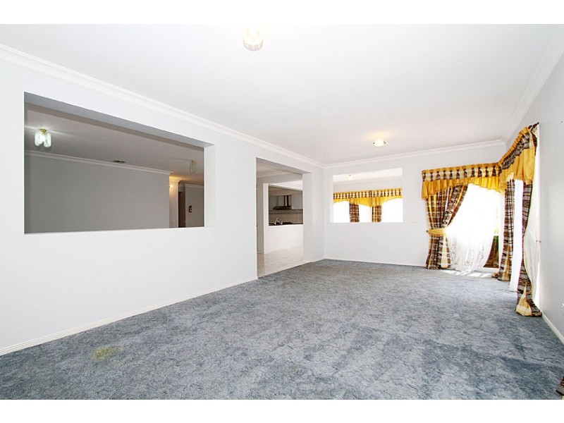 4 Rio Grande Drive, Roxburgh Park VIC 3064