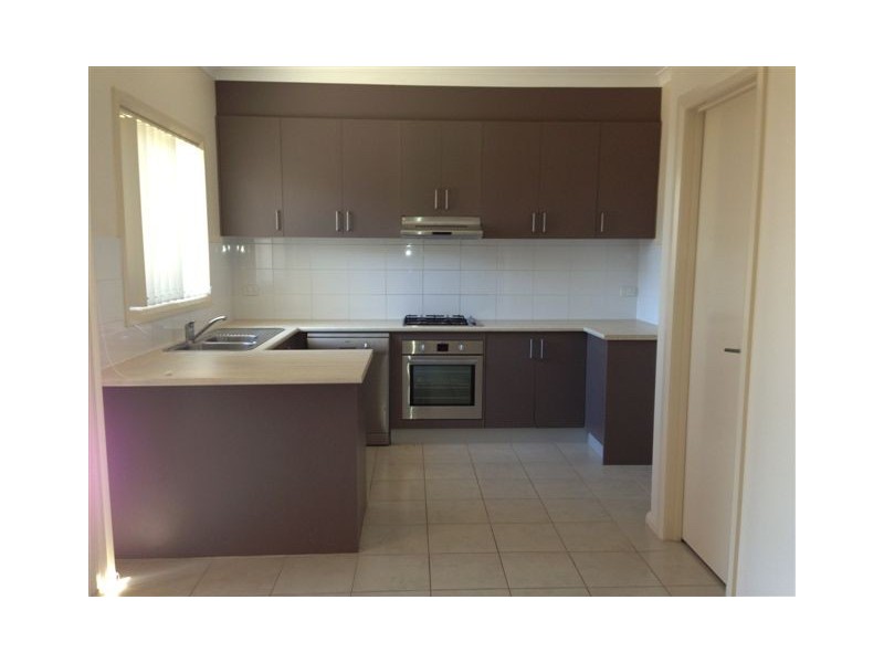2 Hollows Court, Craigieburn VIC 3064