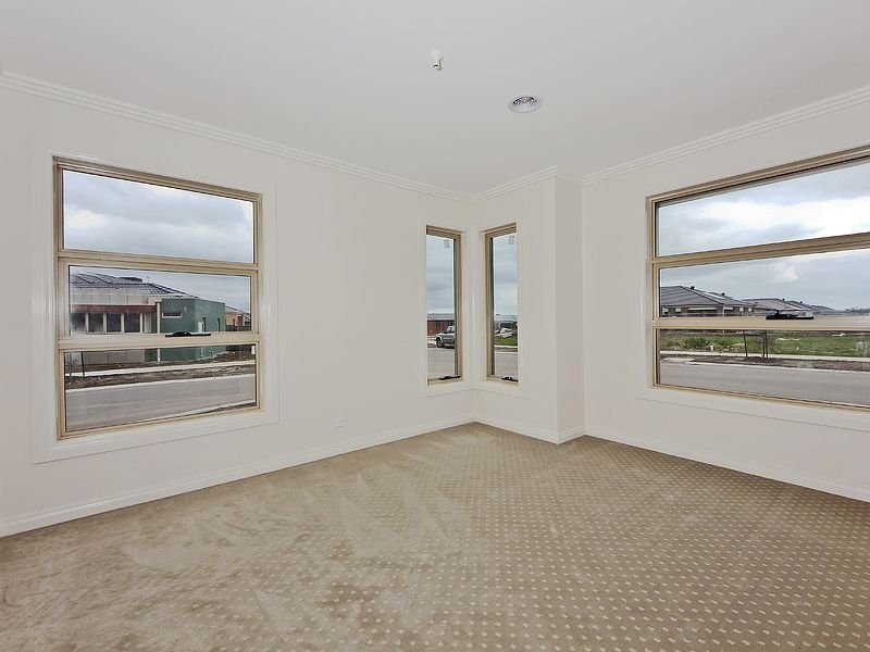 35 Moor Park Drive, Craigieburn VIC 3064