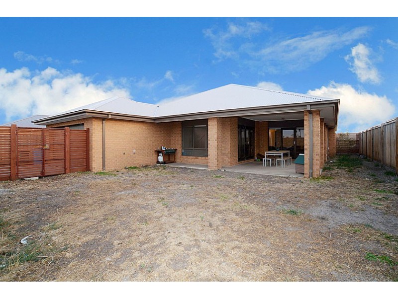 17 Lithgow Street, Beveridge VIC 3753