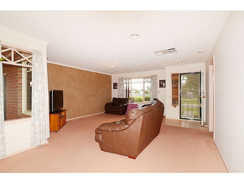 37 Exmouth Road, Craigieburn VIC 3064