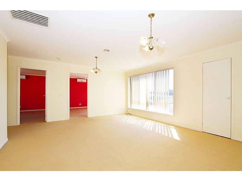 8 Gardenia Close, Craigieburn VIC 3064