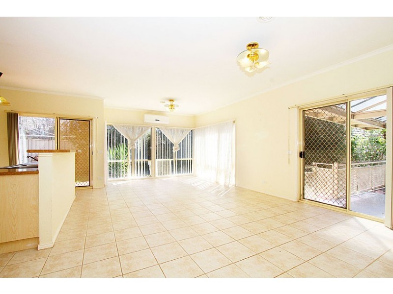 8 Gardenia Close, Craigieburn VIC 3064