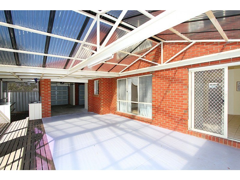 8 Gardenia Close, Craigieburn VIC 3064