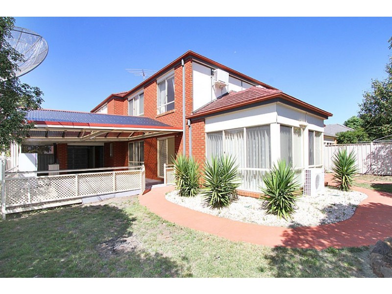 8 Gardenia Close, Craigieburn VIC 3064