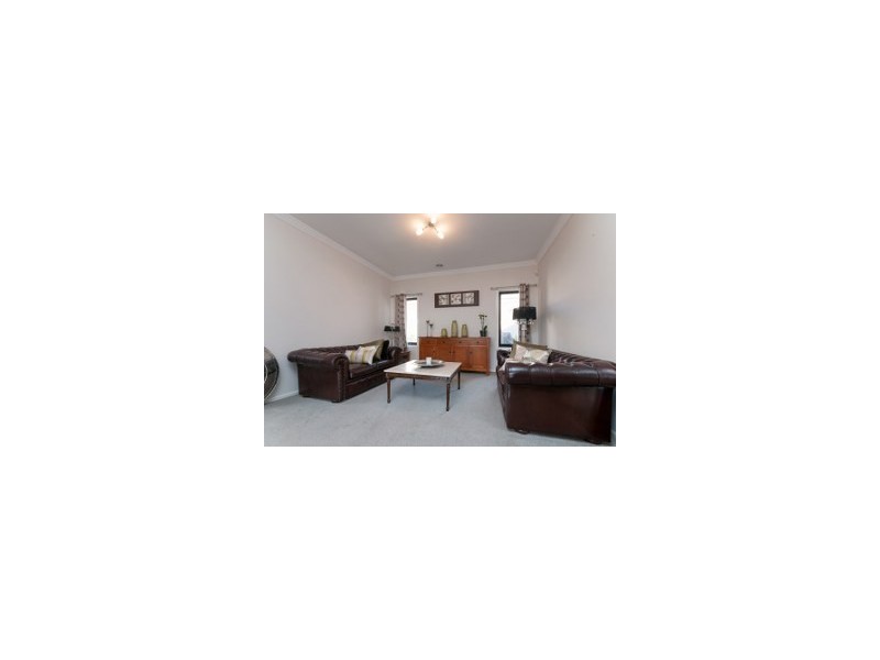 25 St Andrews Drive, Craigieburn VIC 3064