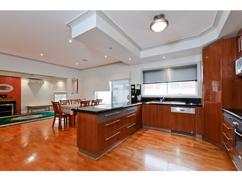 7 Yellowstone Court, Roxburgh Park VIC 3064