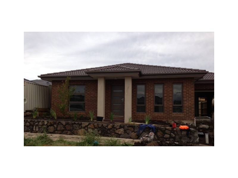 2 Pearl Drive, Craigieburn VIC 3064