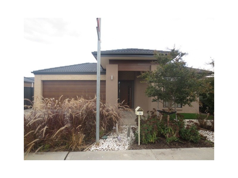 25 Bridgehaven Drive, Craigieburn VIC 3064