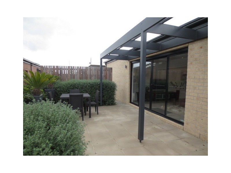 25 Bridgehaven Drive, Craigieburn VIC 3064