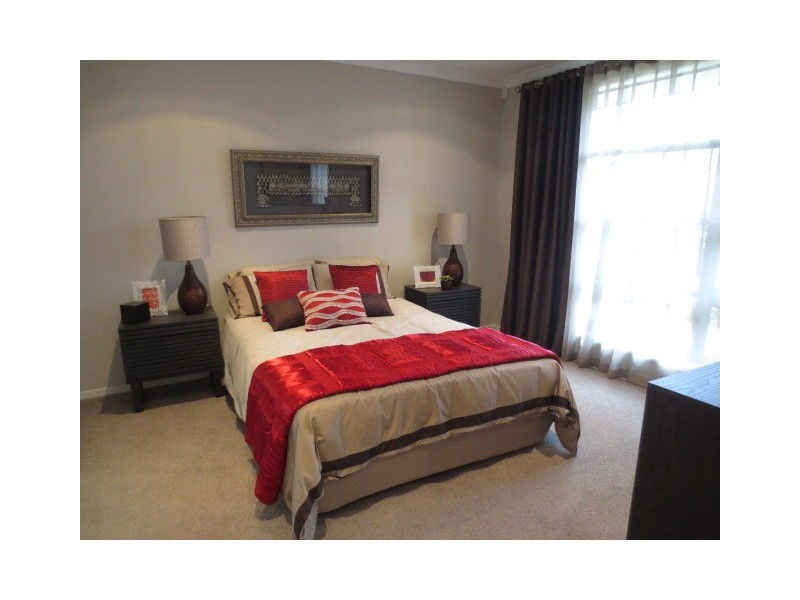 25 Bridgehaven Drive, Craigieburn VIC 3064