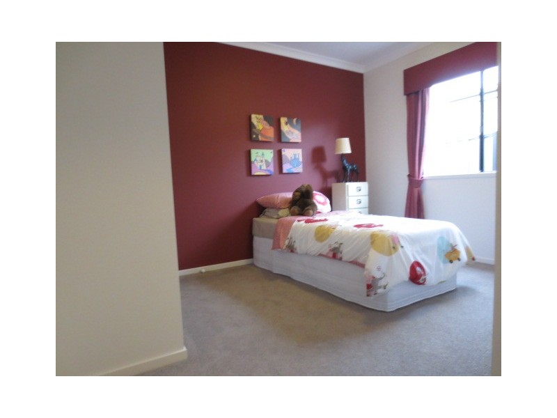 25 Bridgehaven Drive, Craigieburn VIC 3064
