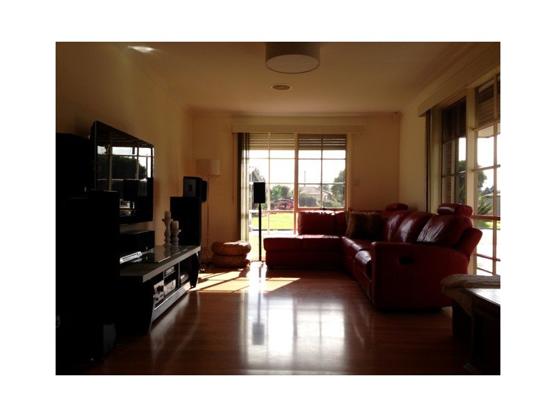 5 Rokeby Crescent, Craigieburn VIC 3064