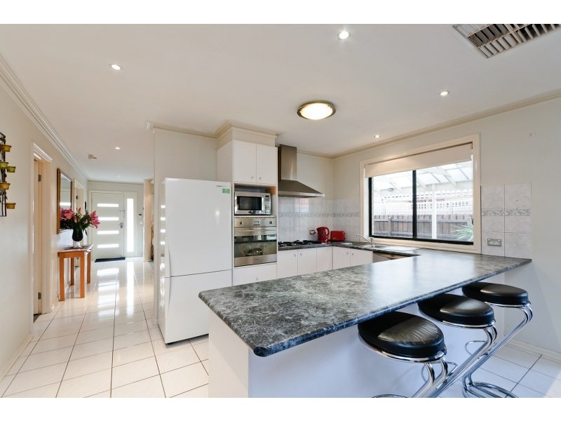 4 Stead Street, Roxburgh Park VIC 3064