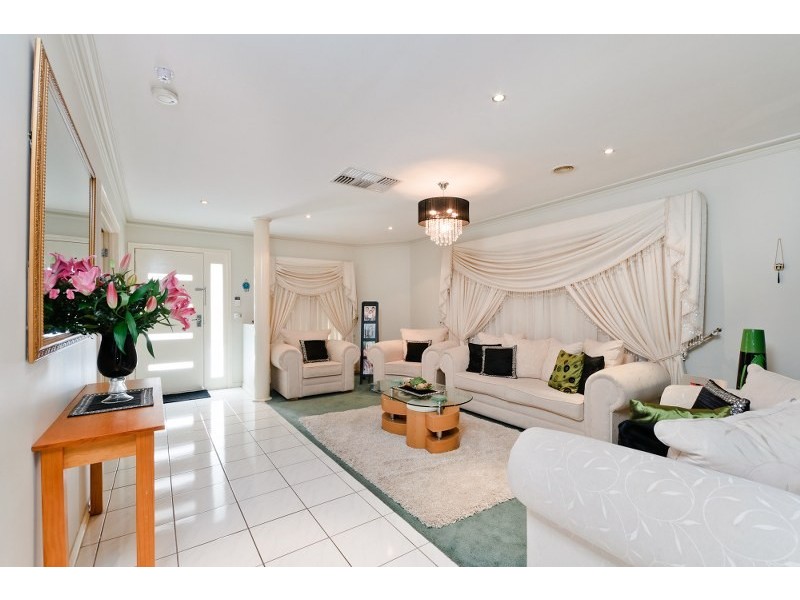 4 Stead Street, Roxburgh Park VIC 3064