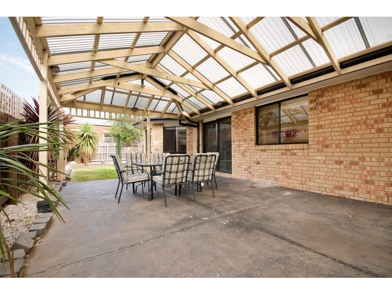 4 Stead Street, Roxburgh Park VIC 3064