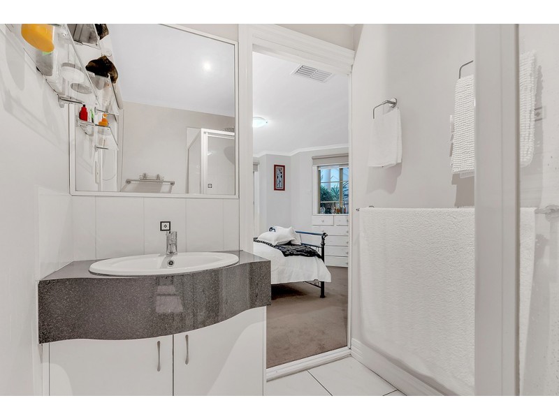 2 Bingin Place, Craigieburn VIC 3064